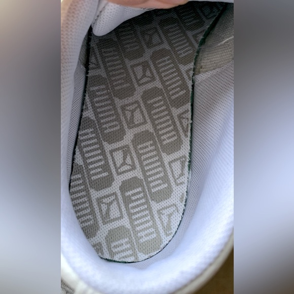 Puma Leather tennis shoes. - Picture 5 of 7